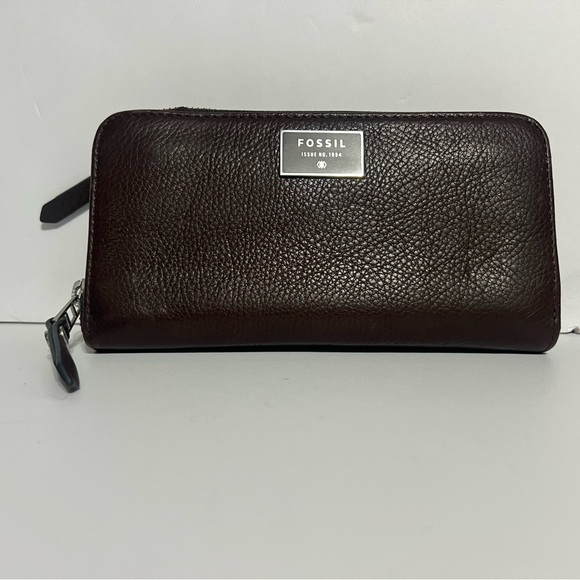 Fossil Dark Brown Leather Wallet - Picture 1 of 12